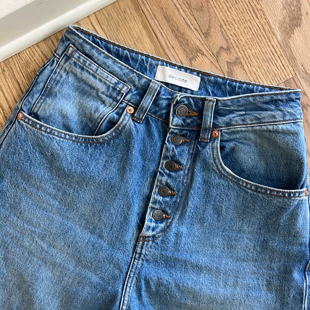 Decade denim ‘Bonnie’ womens jean. Size 28 (but fits like 26/27)